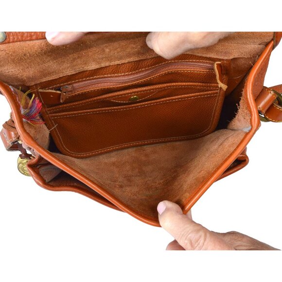 Vintage Dooney & Bourke British Tan All-Weather Leather Messenger Crossbody - Picture 3 of 14